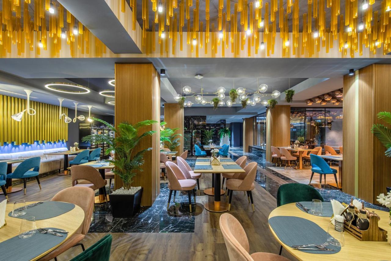 Hotel Kristal Focşani Exteriér fotografie