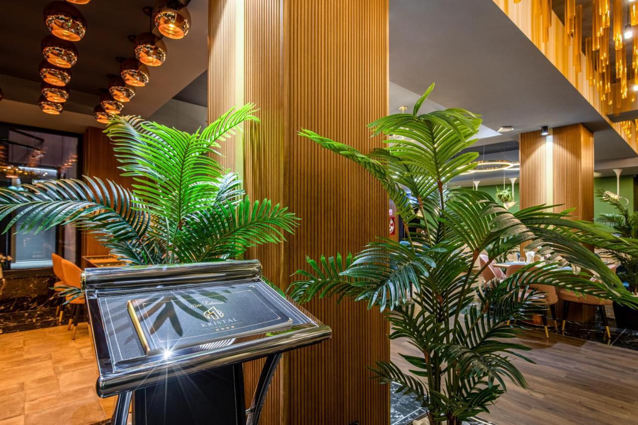 Hotel Kristal Focşani Exteriér fotografie
