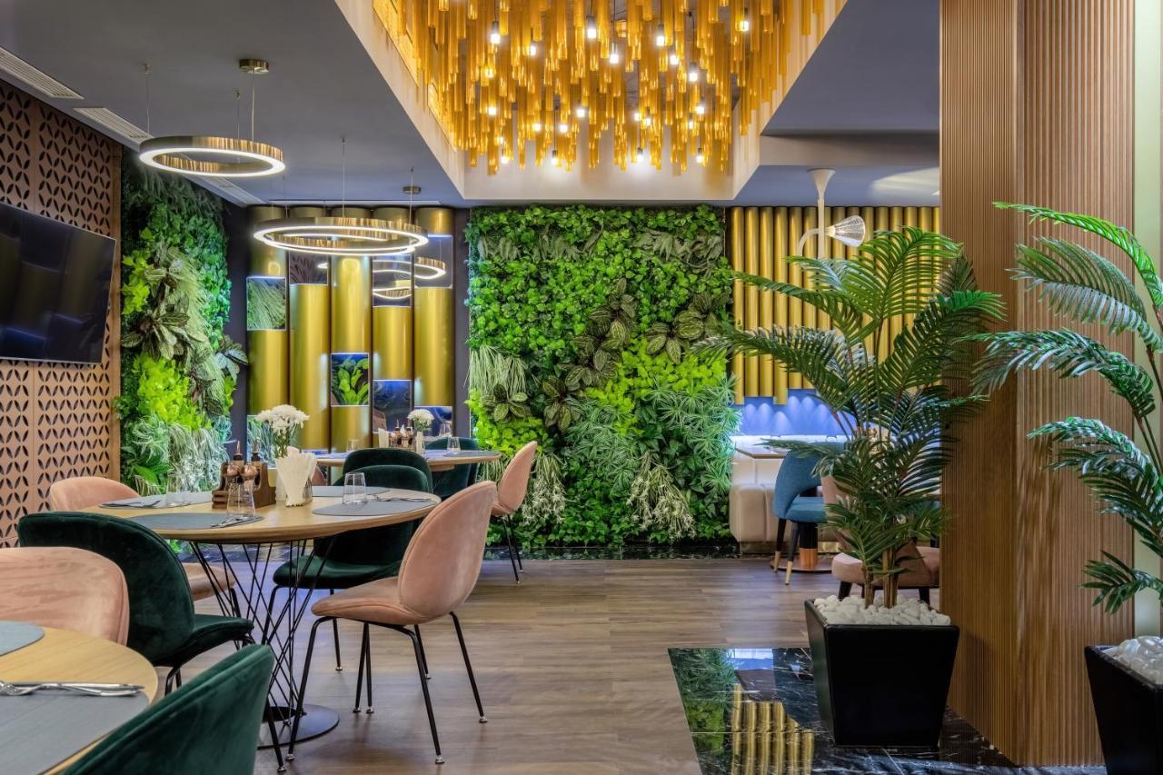 Hotel Kristal Focşani Exteriér fotografie